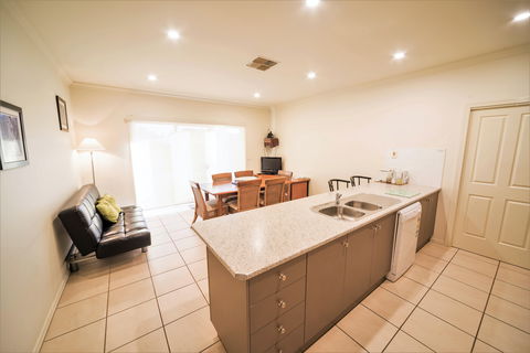 Shamore Apartments - Eleventh Street Mildura - Northern Rivers Accommodation 8