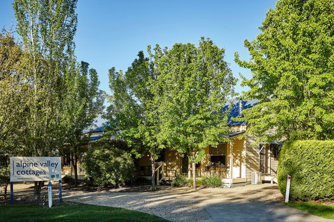 Alpine Valley Cottages - Northern Rivers Accommodation 1
