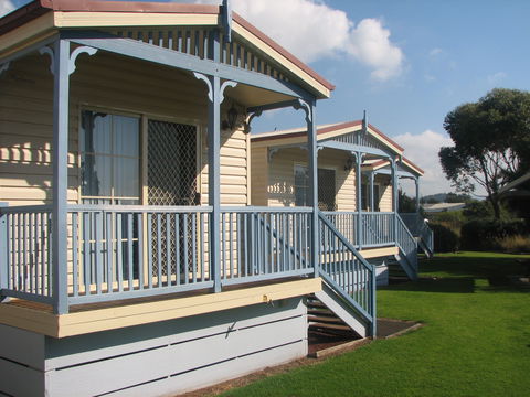 Barrack Point Holidays At Warilla Bowling Club - Northern Rivers Accommodation 0