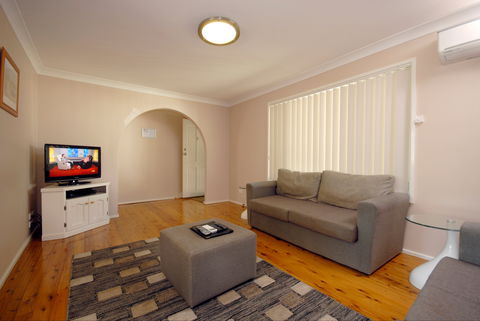 Barrack Point Holidays At Warilla Bowling Club - Northern Rivers Accommodation 2