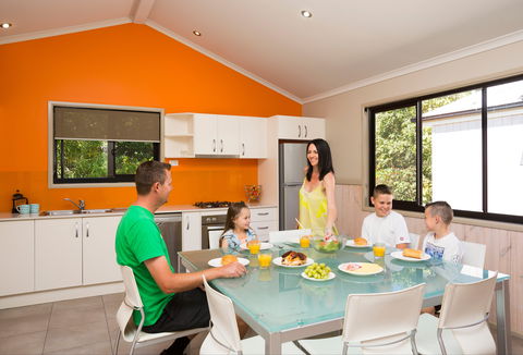 Burleigh Beach Tourist Park - Northern Rivers Accommodation 0