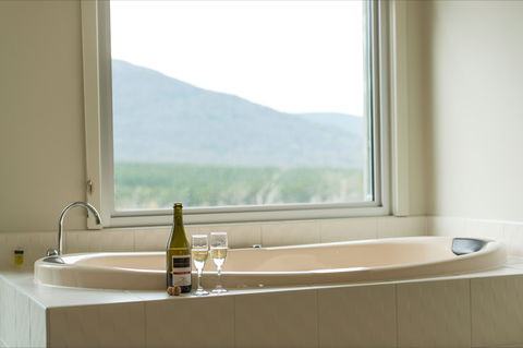 Macedon Ranges Hotel & Spa - Northern Rivers Accommodation 1