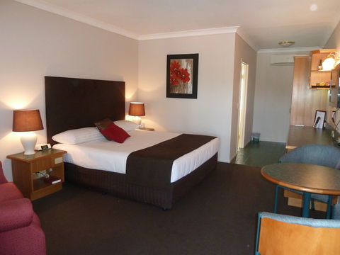 McNevins Logan Park Motel - Northern Rivers Accommodation 1