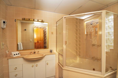 McNevins Logan Park Motel - Northern Rivers Accommodation 2