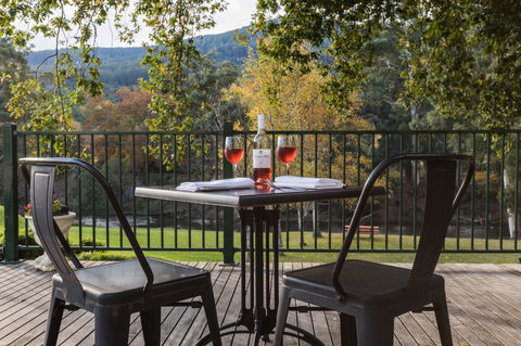 Oscar's On The Yarra - Northern Rivers Accommodation 2