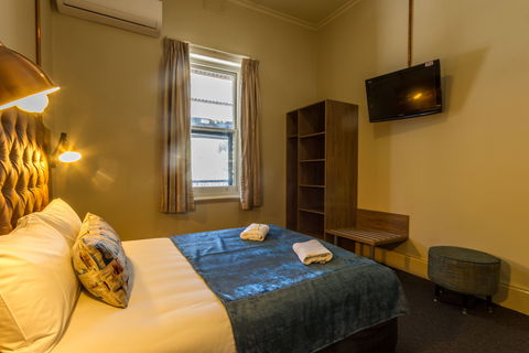 Pretoria Hotel Mannum - Northern Rivers Accommodation 1