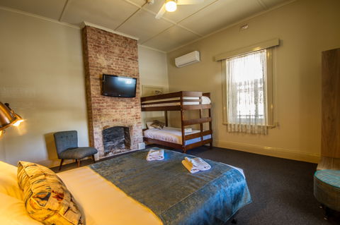 Pretoria Hotel Mannum - Northern Rivers Accommodation 2