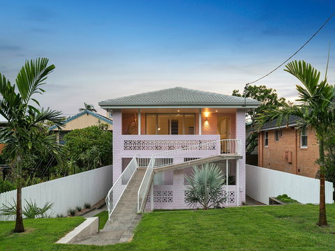 Sunset Beach - Surfside - Northern Rivers Accommodation 1