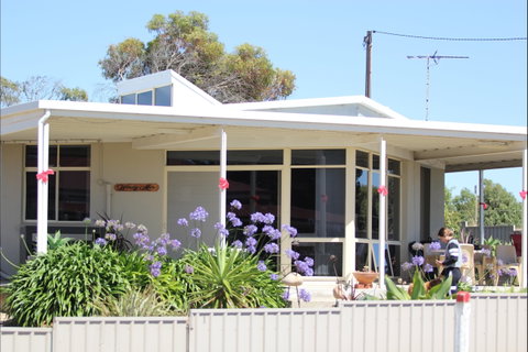 Deckadence Seafront - Northern Rivers Accommodation 0