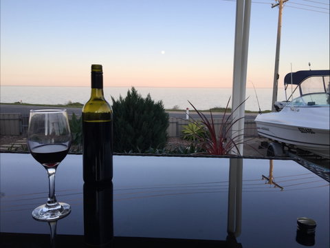 Deckadence Seafront - Northern Rivers Accommodation 2