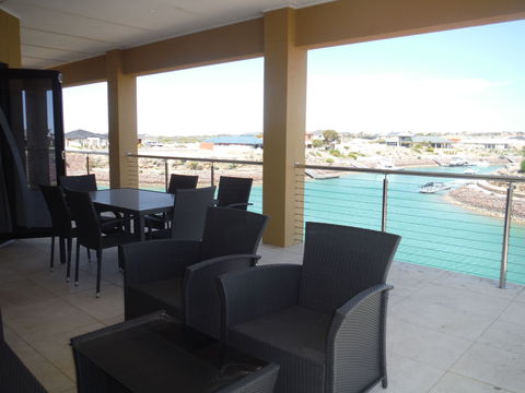 Stately Waters - Northern Rivers Accommodation 0