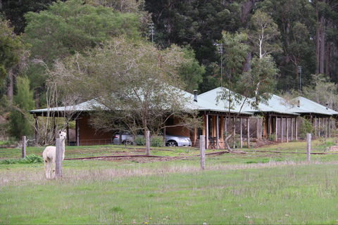 Treenbrook Cottages - Northern Rivers Accommodation 0