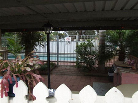 Avalon Holiday Units - Northern Rivers Accommodation 1