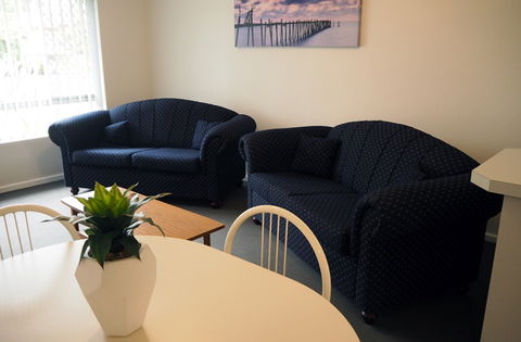 Budget Apartments Como South Perth - Northern Rivers Accommodation 6
