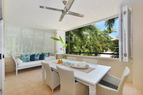 Cayman Villas Port Douglas - Northern Rivers Accommodation 2