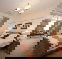 Cobb  Co Court Boutique Hotel - Northern Rivers Accommodation
