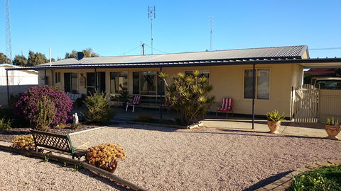 Cornwall House - Northern Rivers Accommodation 0