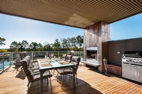 Gippsland Lakehouse - Northern Rivers Accommodation 1