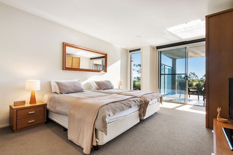 Gippsland Lakehouse - Northern Rivers Accommodation 2