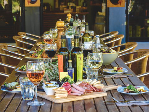 Olio Bello Lakeside Glamping - Northern Rivers Accommodation 2