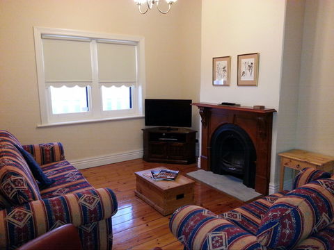 Phoenix Cottage - Northern Rivers Accommodation 1