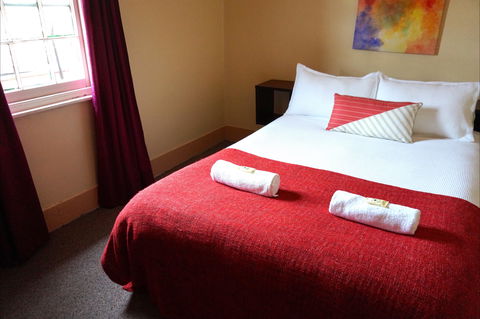 Royal Hotel Cooma - Northern Rivers Accommodation 1