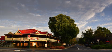 Royal Hotel Cooma - Northern Rivers Accommodation 2