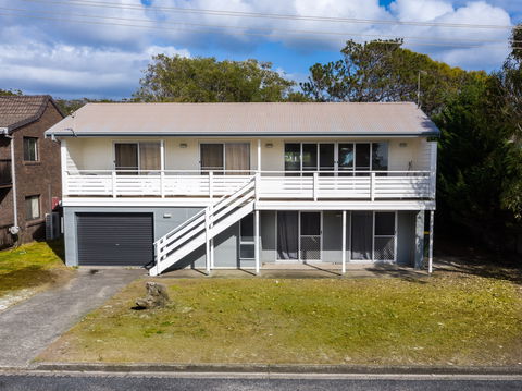 Seaview Getaway | Dunbogan - Northern Rivers Accommodation 0