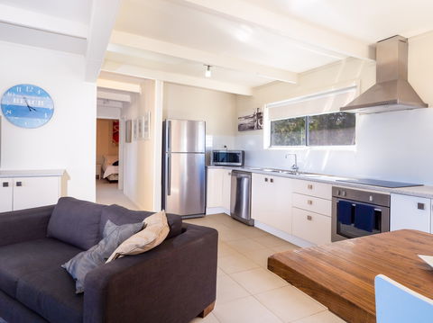 Seaview Getaway | Dunbogan - Northern Rivers Accommodation 1