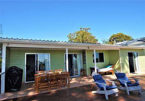 Sea Dreamer Cottage In Waldegrave - Northern Rivers Accommodation 2