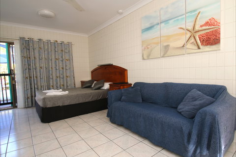 Tropical Palms Resort & 4WD Hire - Northern Rivers Accommodation 2