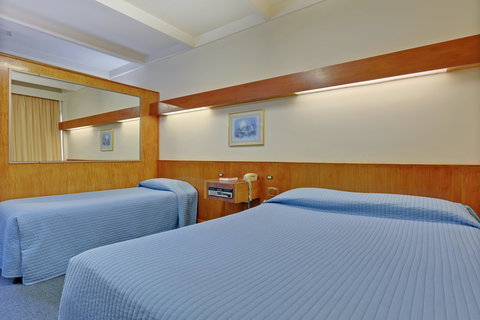 Village Family Motor Inn - Northern Rivers Accommodation 2