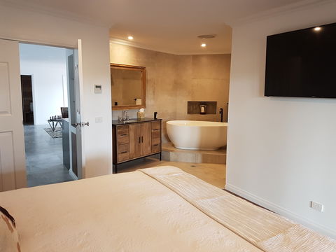 Animal Land Farm Stay - Northern Rivers Accommodation 1