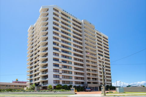 Breakers North - Absolute Beach Front Holiday Apartments - Northern Rivers Accommodation 1