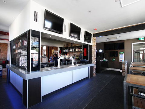 Cow And Calf Hotel - Northern Rivers Accommodation 0