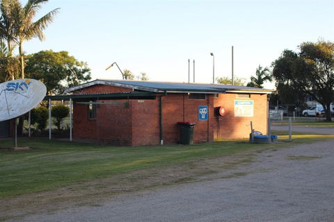 Grafton Greyhound Racing Club Caravan Park - Northern Rivers Accommodation 0