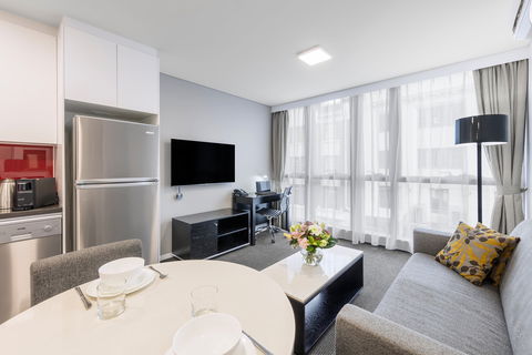 Meriton Suites Adelaide Street, Brisbane - Northern Rivers Accommodation 2