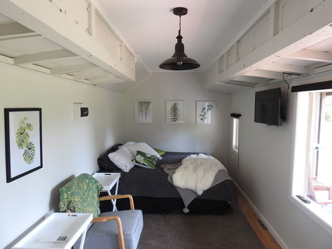 Miners Ridge Vineyard Railway Carriage B&B - Northern Rivers Accommodation 0