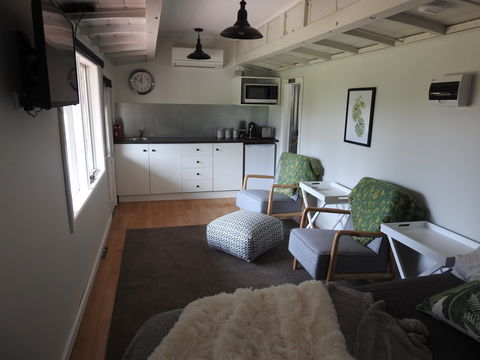Miners Ridge Vineyard Railway Carriage B&B - Northern Rivers Accommodation 2
