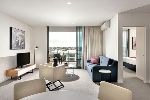 Ramada By Wyndham Vetroblu Scarborough Beach - Northern Rivers Accommodation 2