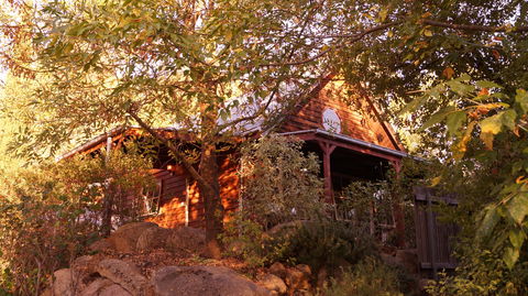Artscape Cottage Beechworth - Northern Rivers Accommodation 0