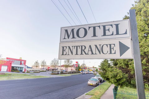 Bathurst Motor Inn - Northern Rivers Accommodation 0