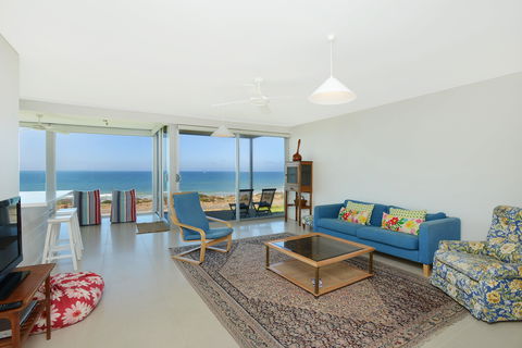 Chiton On The Rocks - Breathtaking Panoramic Coastal Views - Northern Rivers Accommodation 2