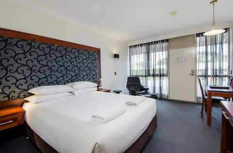Commodore On The Park - Northern Rivers Accommodation 2