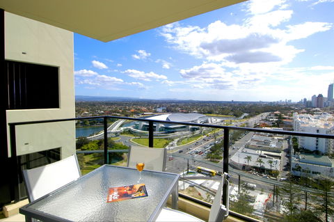 Mantra Broadbeach On The Park - Northern Rivers Accommodation 2