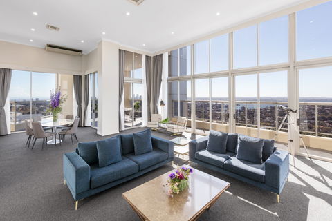 Meriton Suites Bondi Junction - Northern Rivers Accommodation 1