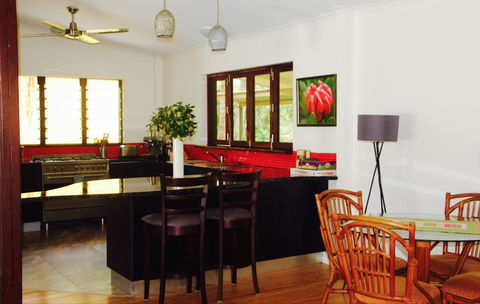Rakhi Retreat - Northern Rivers Accommodation 1