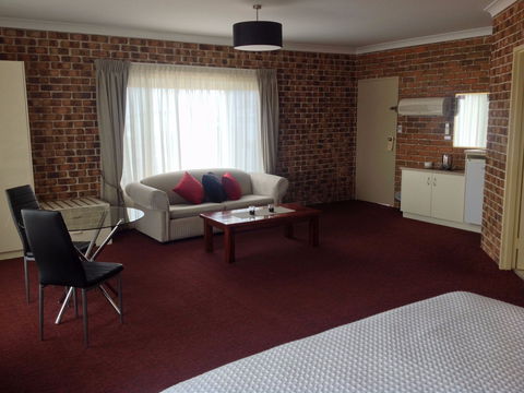 Richmond Motor Inn - Northern Rivers Accommodation 0