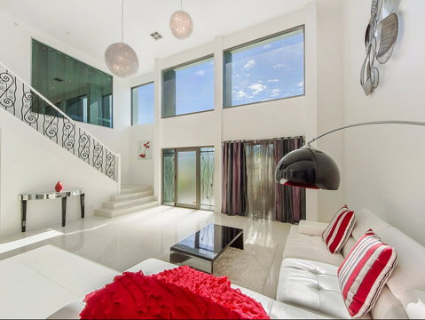 Riviera Waters Broadbeach - Vogue Holiday Homes - Northern Rivers Accommodation 1