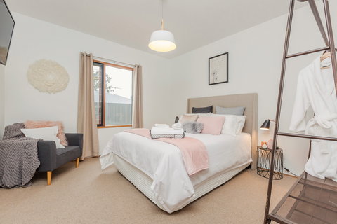 The Oak Nest Luxury Retreat - Northern Rivers Accommodation 1